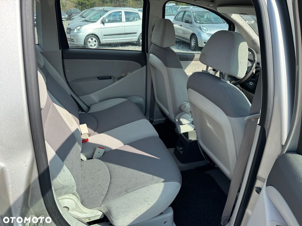 Fiat Idea 1.4 16V Dynamic - 9