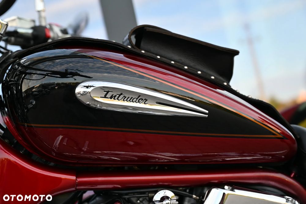 Suzuki Intruder - 27
