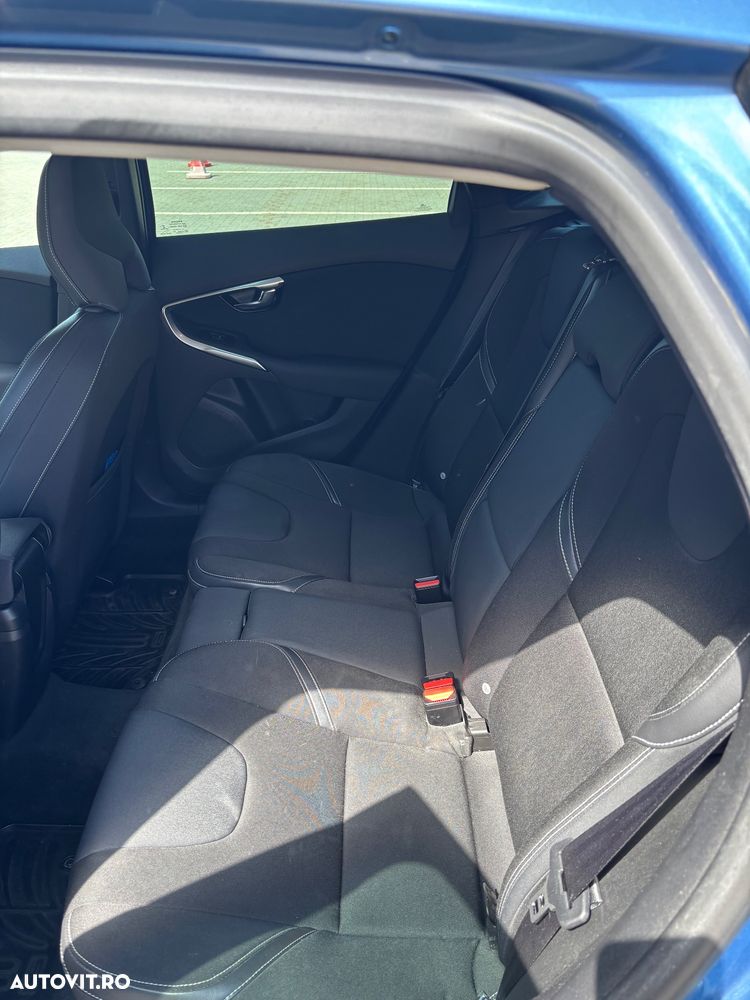 Volvo V40 T4 Powershift Momentum - 24