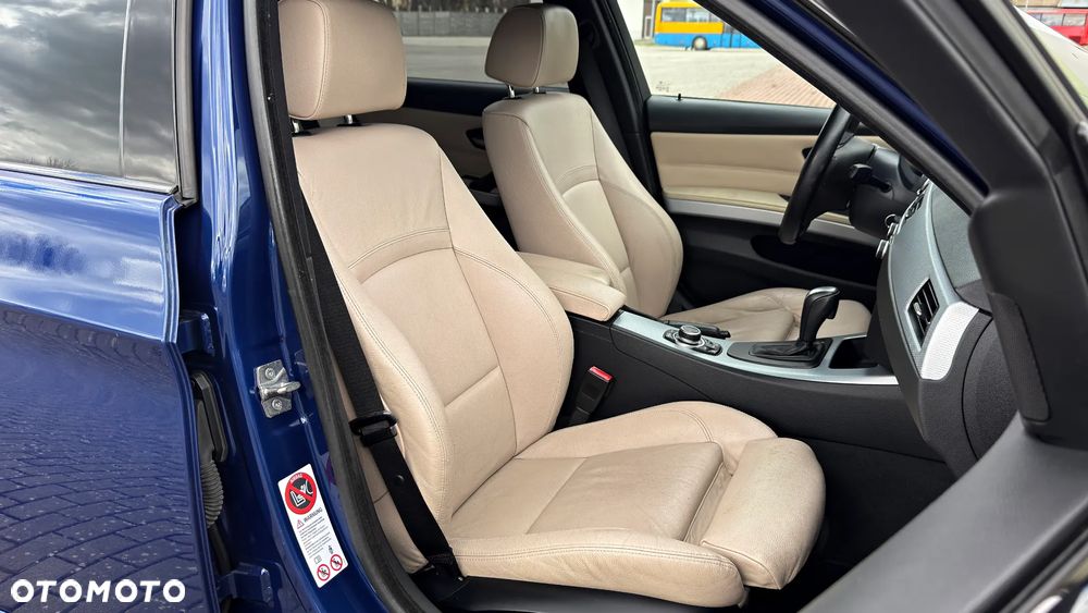 BMW Seria 3 330d xDrive DPF Edition Sport - 23