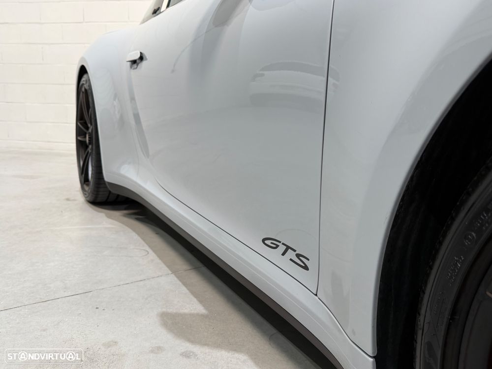 Porsche 911 (992) Targa 4 GTS PDK - 26