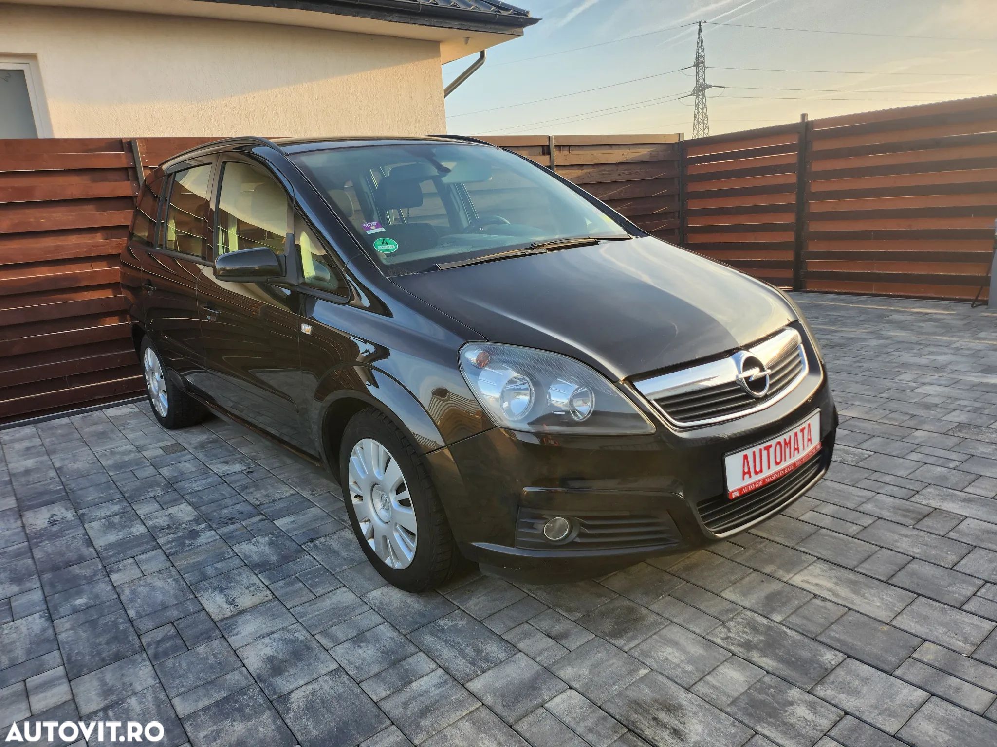 Opel Zafira 1.9 CDTI Automatik Edition - 1