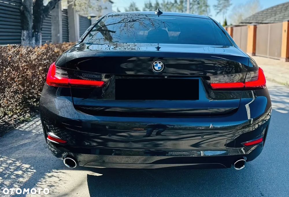 BMW Seria 3 330i M Sport - 5