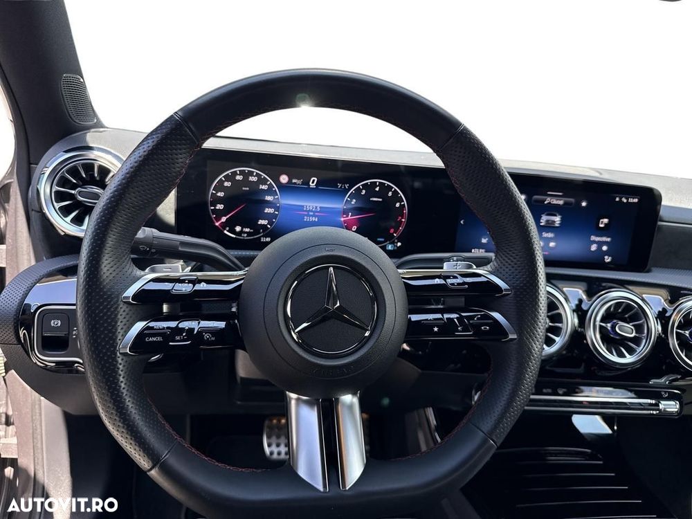 Mercedes-Benz A 200 Sedan MHEV 7G-DCT - 9