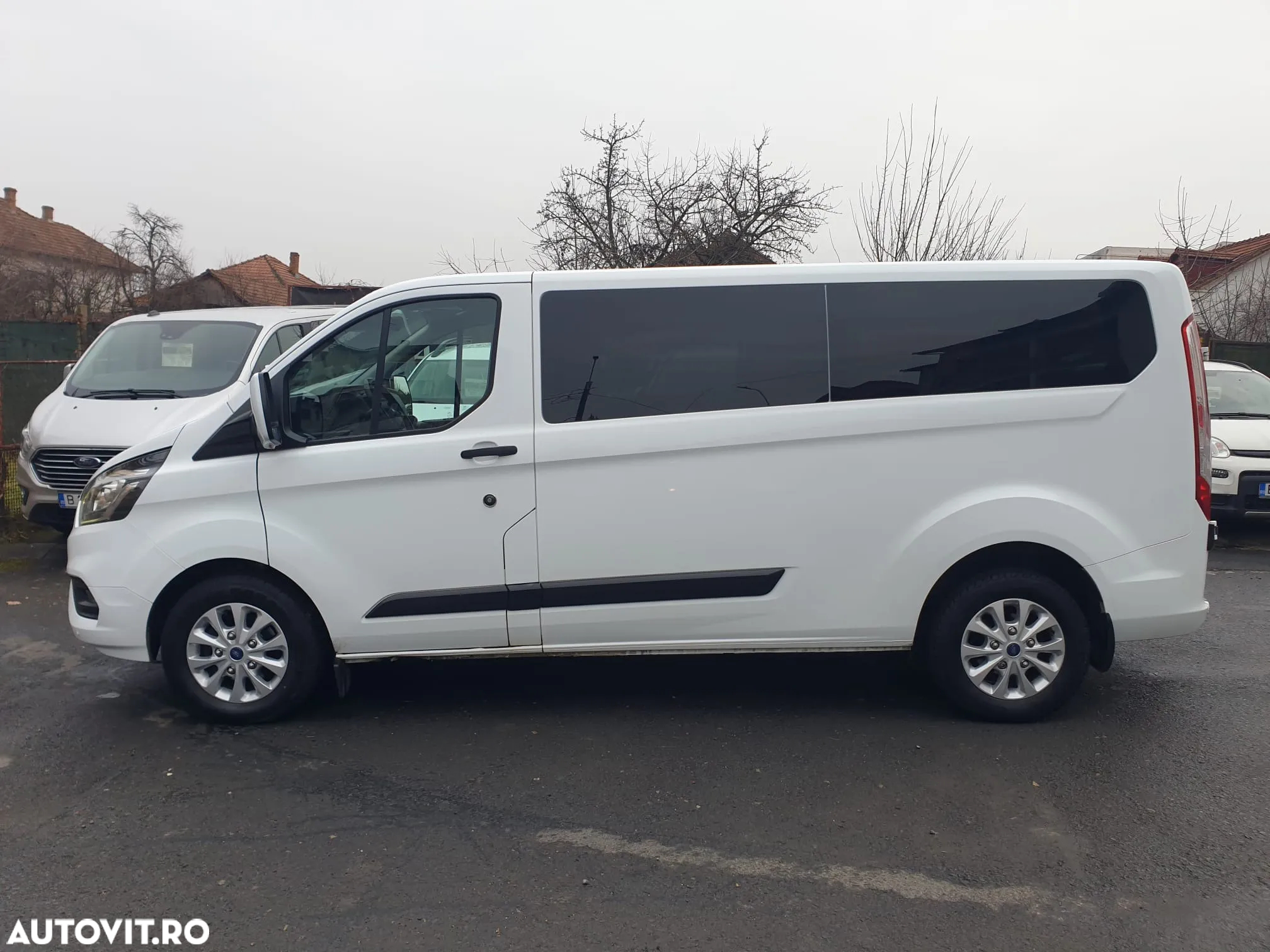 Ford Transit Custom Shuttle Bus 320 2.0 EcoBlue 130 CP L2H1 Trend - 4