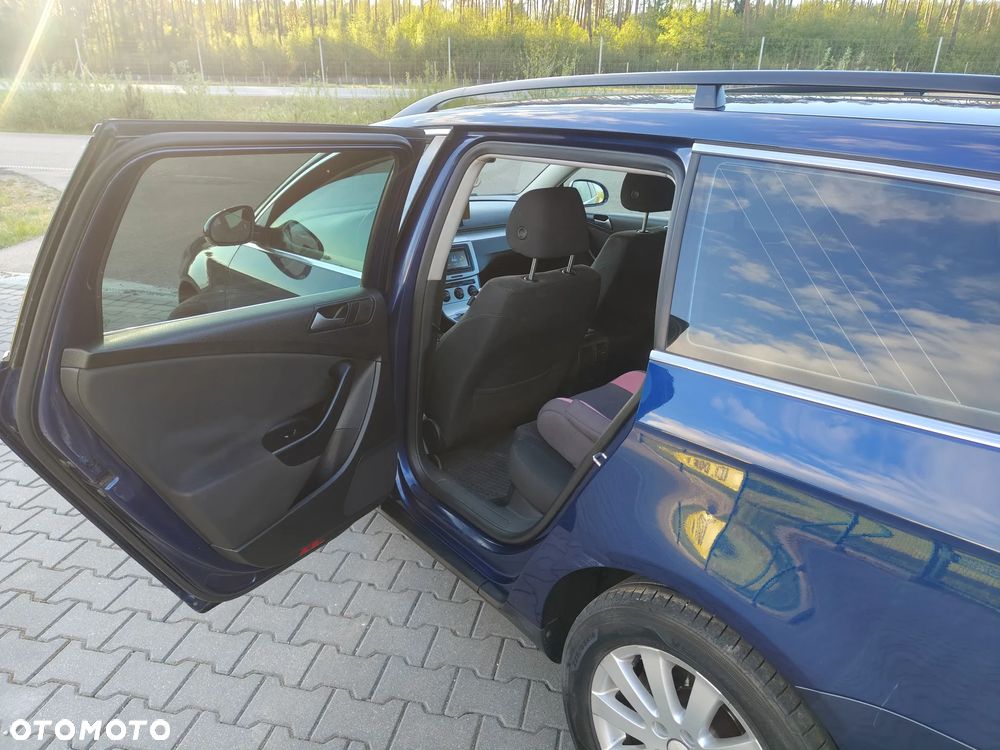 Volkswagen Passat Variant 2.0 TDI DPF BlueMot Comfortline - 19
