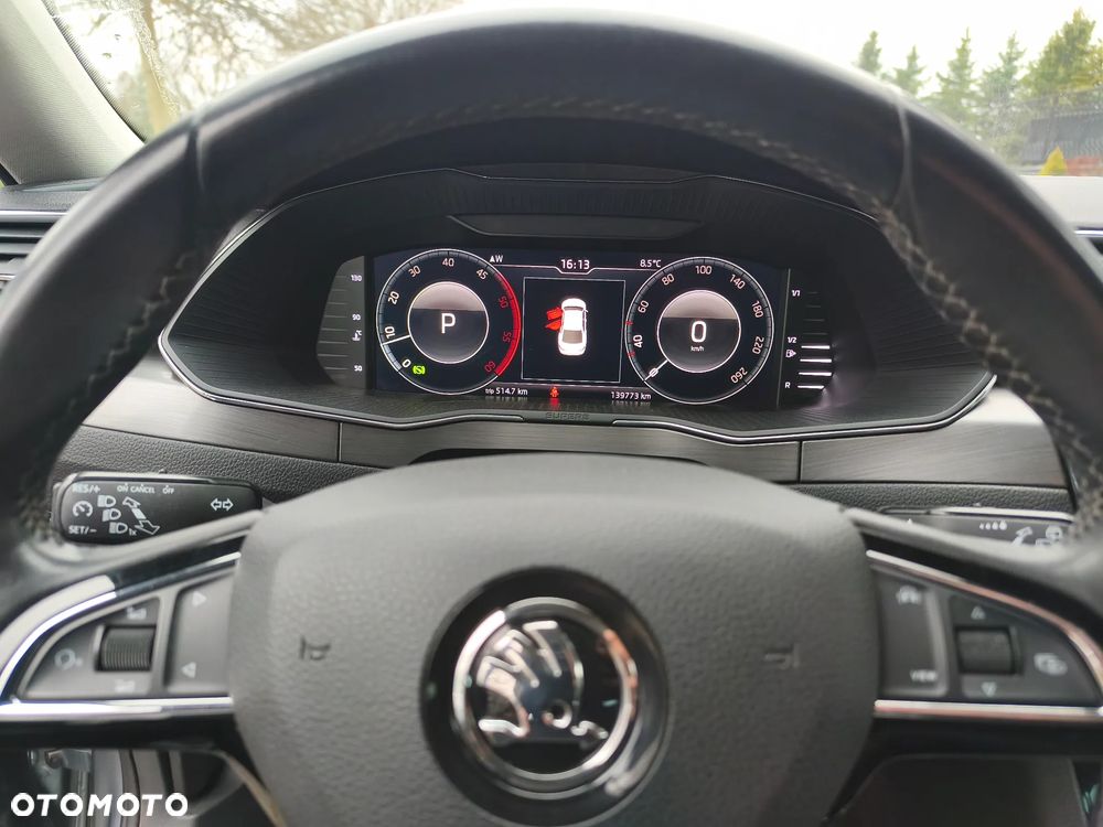 Skoda Superb 2.0 TDI SCR Style DSG - 4