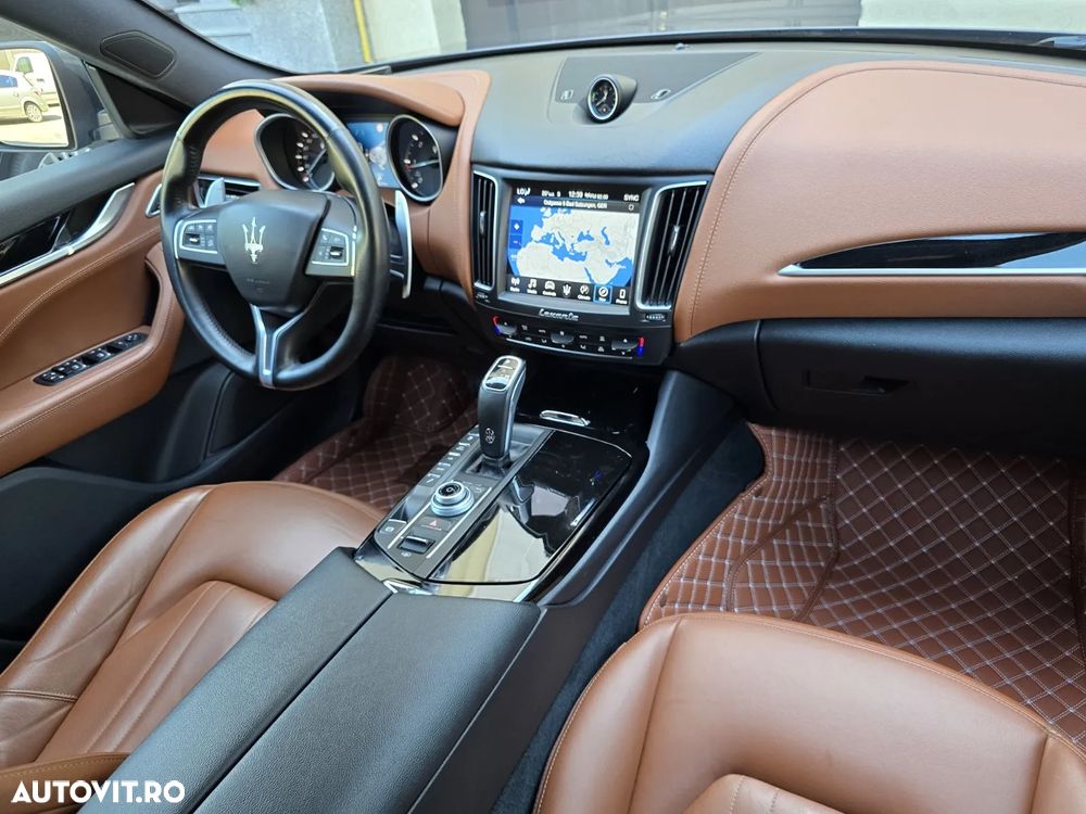 Maserati Levante Q4 GranLusso - 12