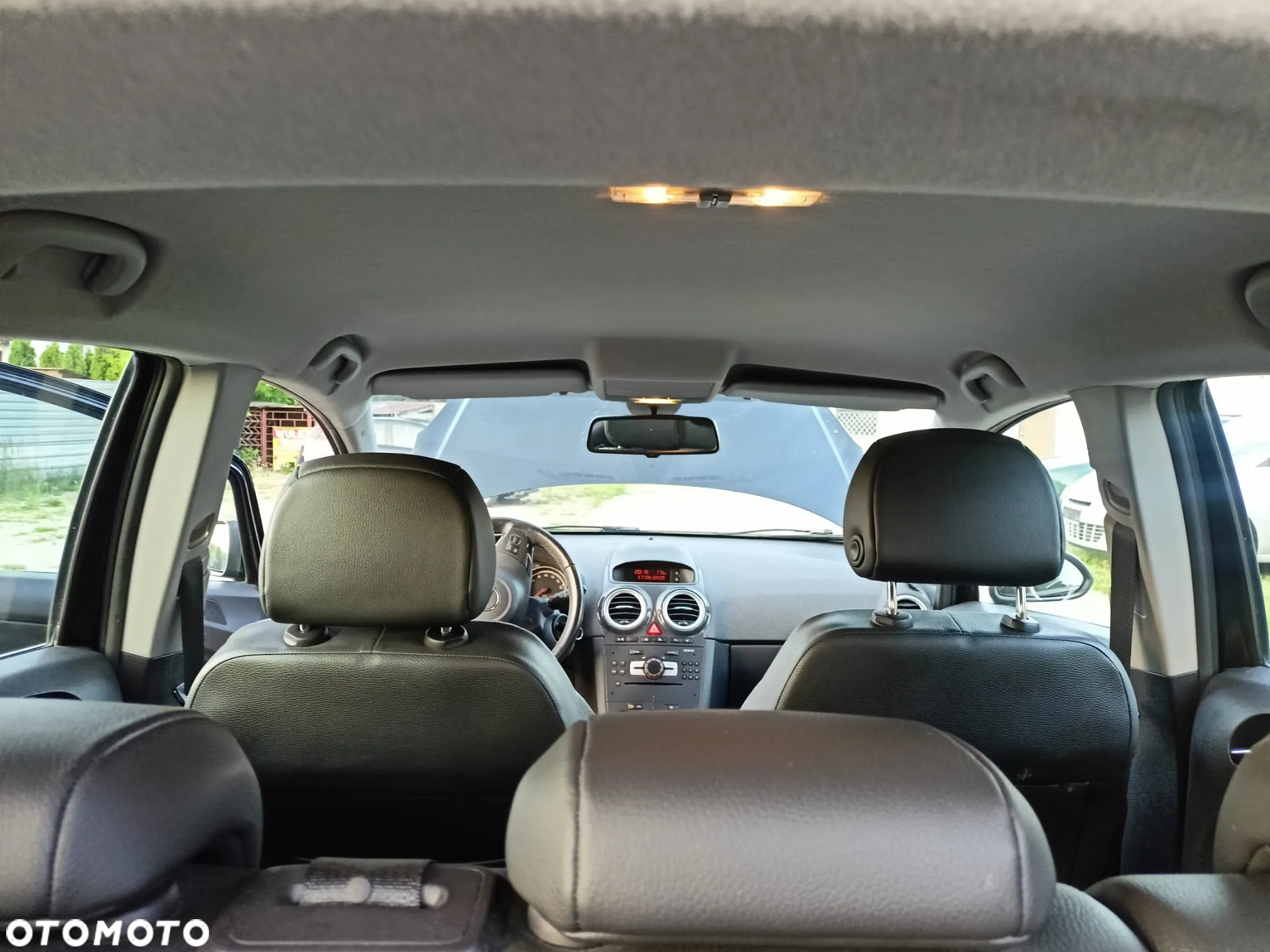 Opel Corsa 1.4 16V Cosmo - 22