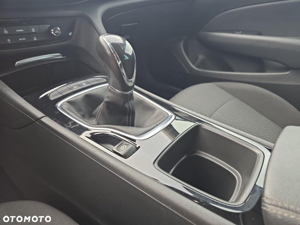 Opel Insignia - 15