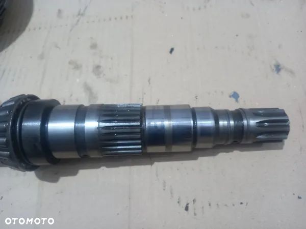Kosz przedniego napędu Z46 przystawka Massey Ferguson 6170 - 10