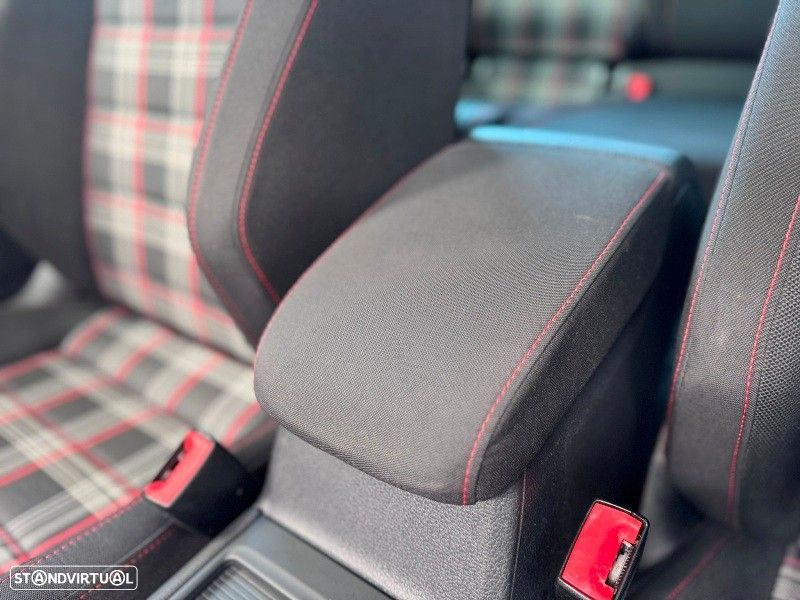 VW Golf 2.0 TSi GTi DSG Performance - 46