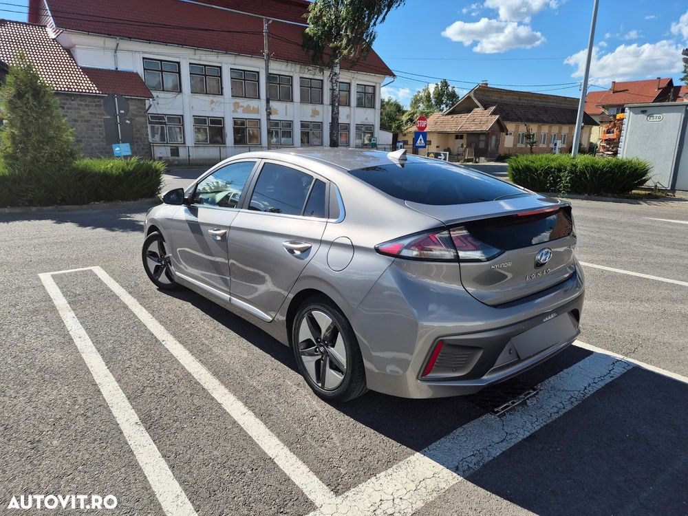 Hyundai IONIQ - 27