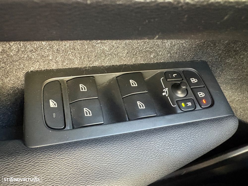 Volvo XC 40 1.5 T5 PHEV Momentum Plus - 12