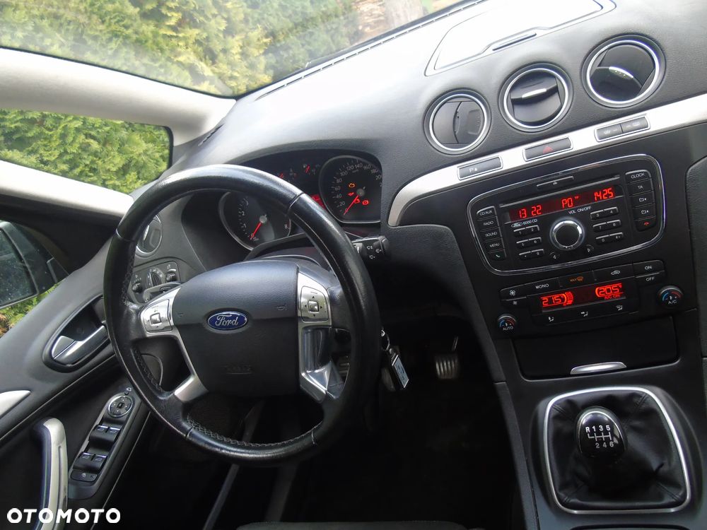 Ford S-Max - 10