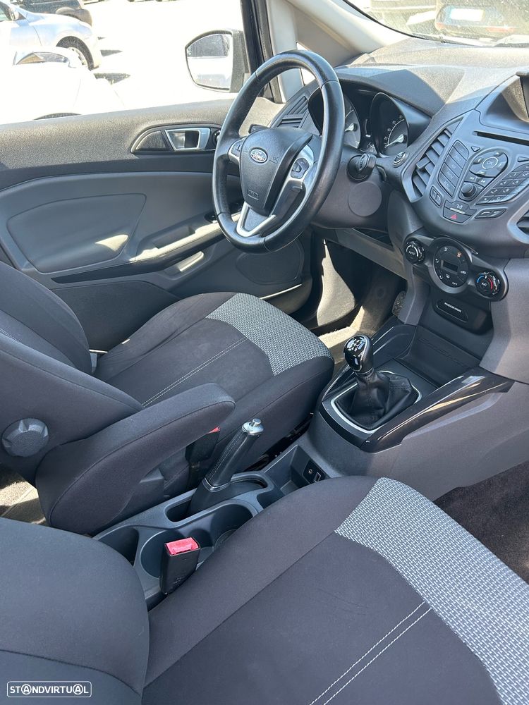 Ford EcoSport 1.5 TDCi Titanium - 8
