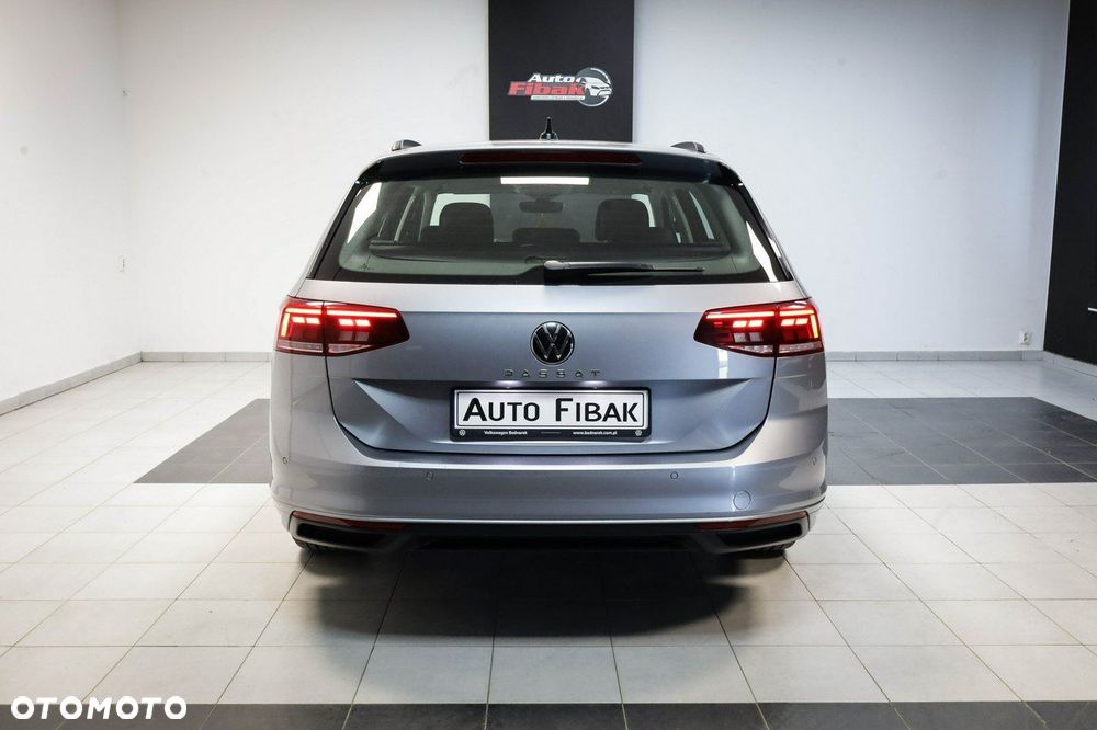 Volkswagen Passat - 10