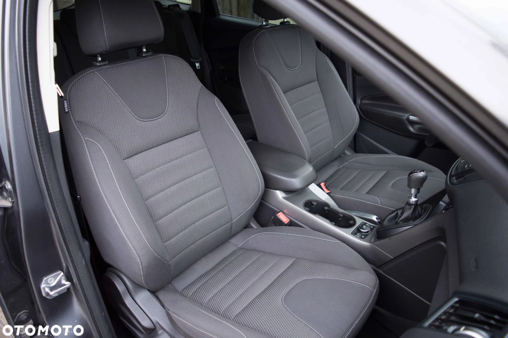 Ford Kuga 2.0 TDCi 4x2 Titanium - 29