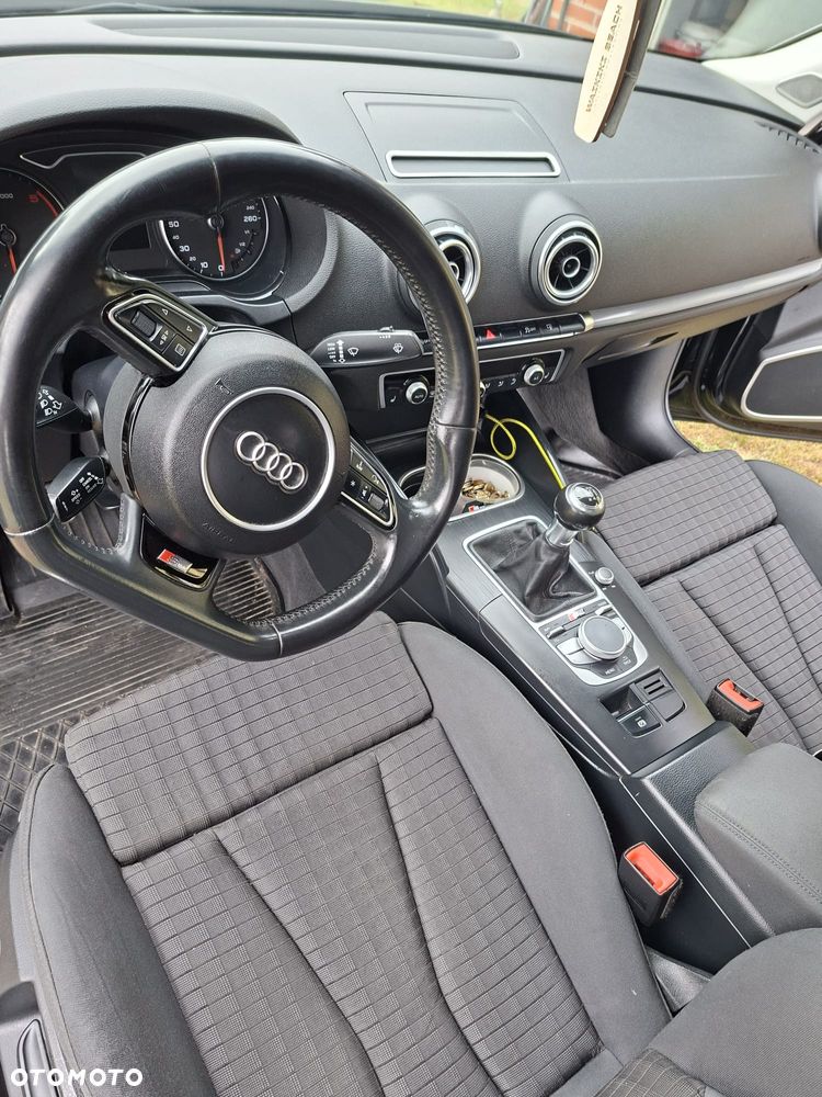 Audi A3 Limousine 2.0 TDI design - 13