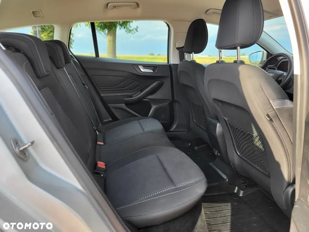 Ford Focus 1.0 EcoBoost Trend Edition - 14