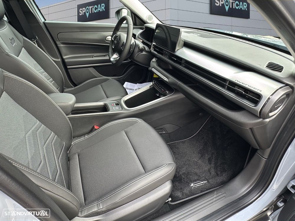 Jeep Avenger 1.2 e-Hybrid Altitude DCT - 14