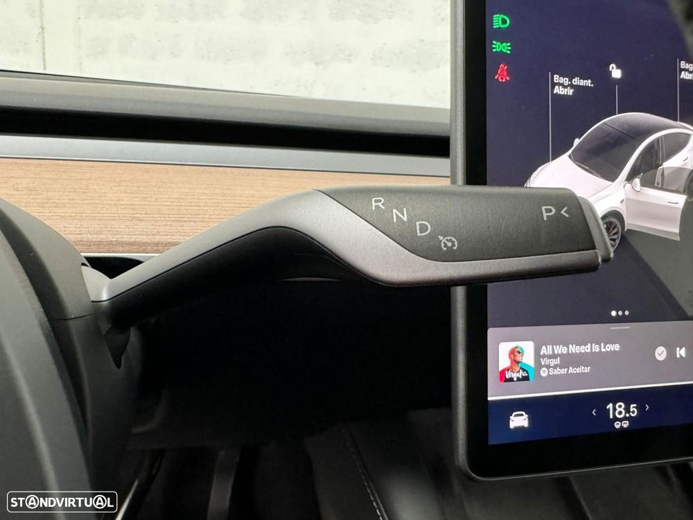 Tesla Model Y Performance Tração Integral - 23