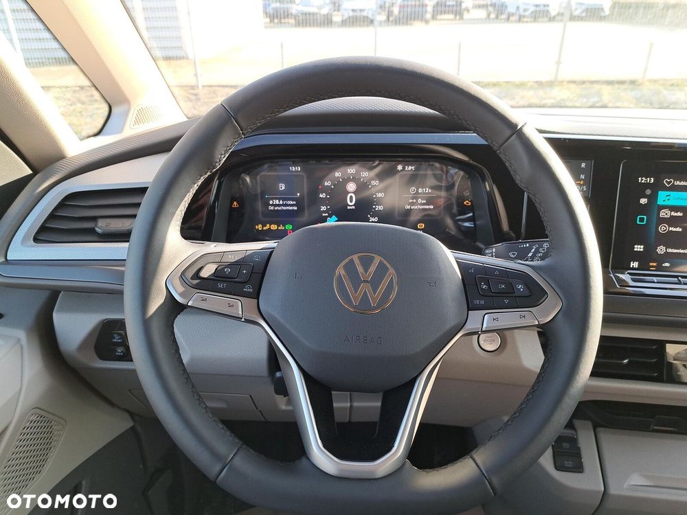 Volkswagen Multivan - 12