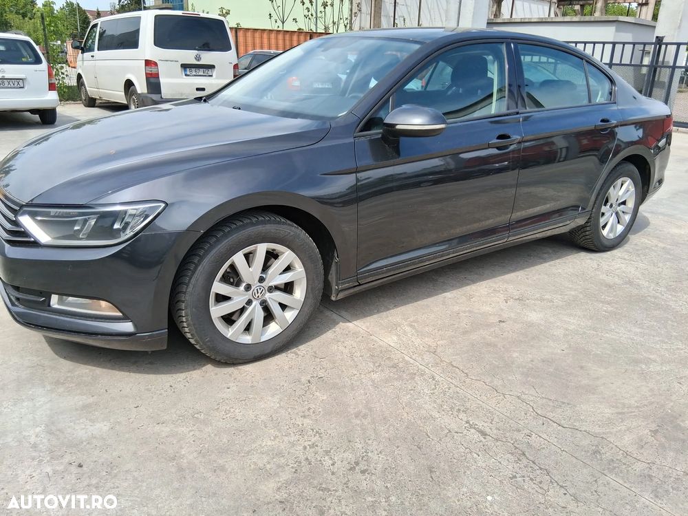 Volkswagen Passat 1.6 TDI Comfortline - 3