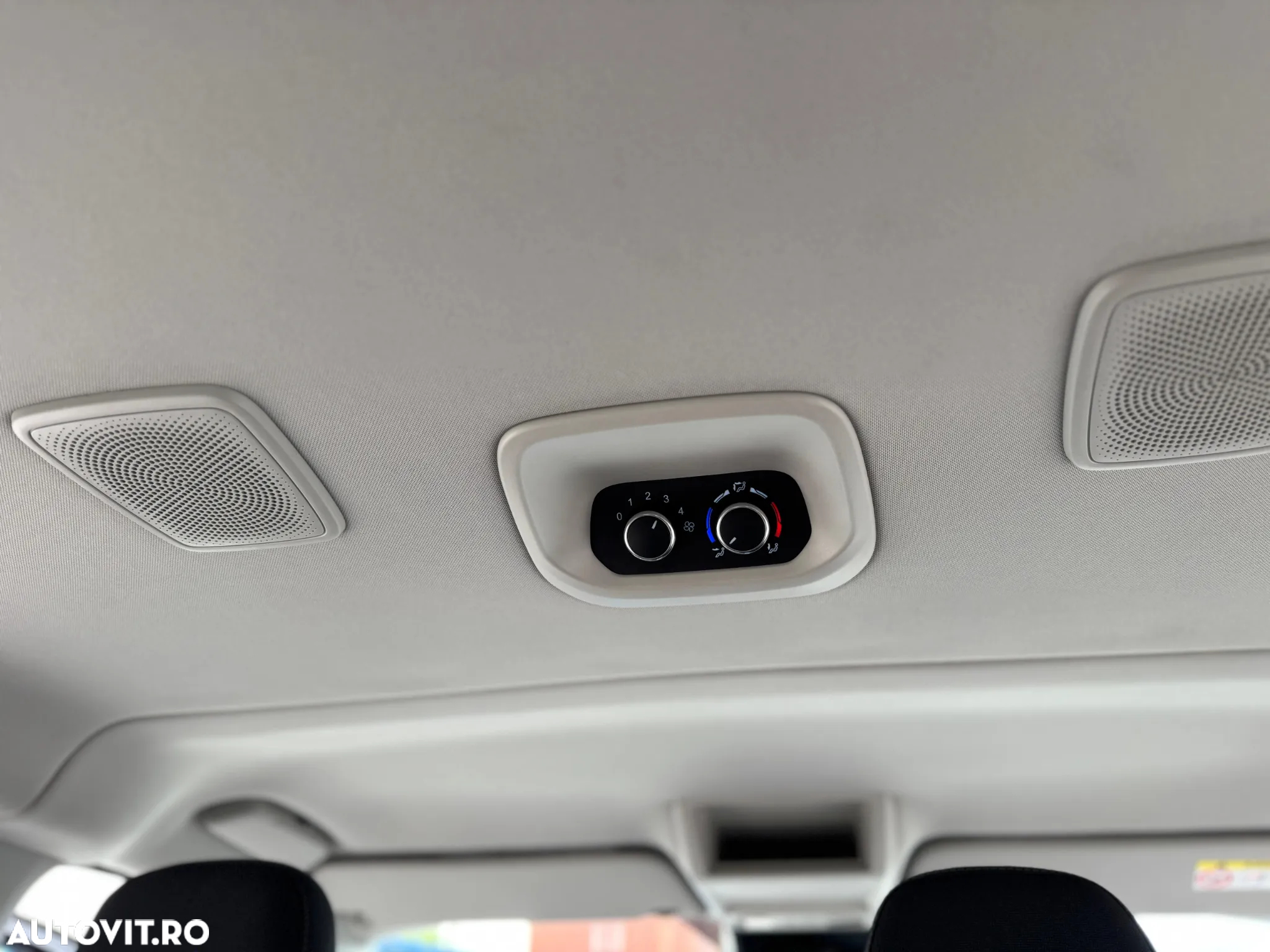 Ford Tourneo Custom 320 L1H1 VA Titanium - 11
