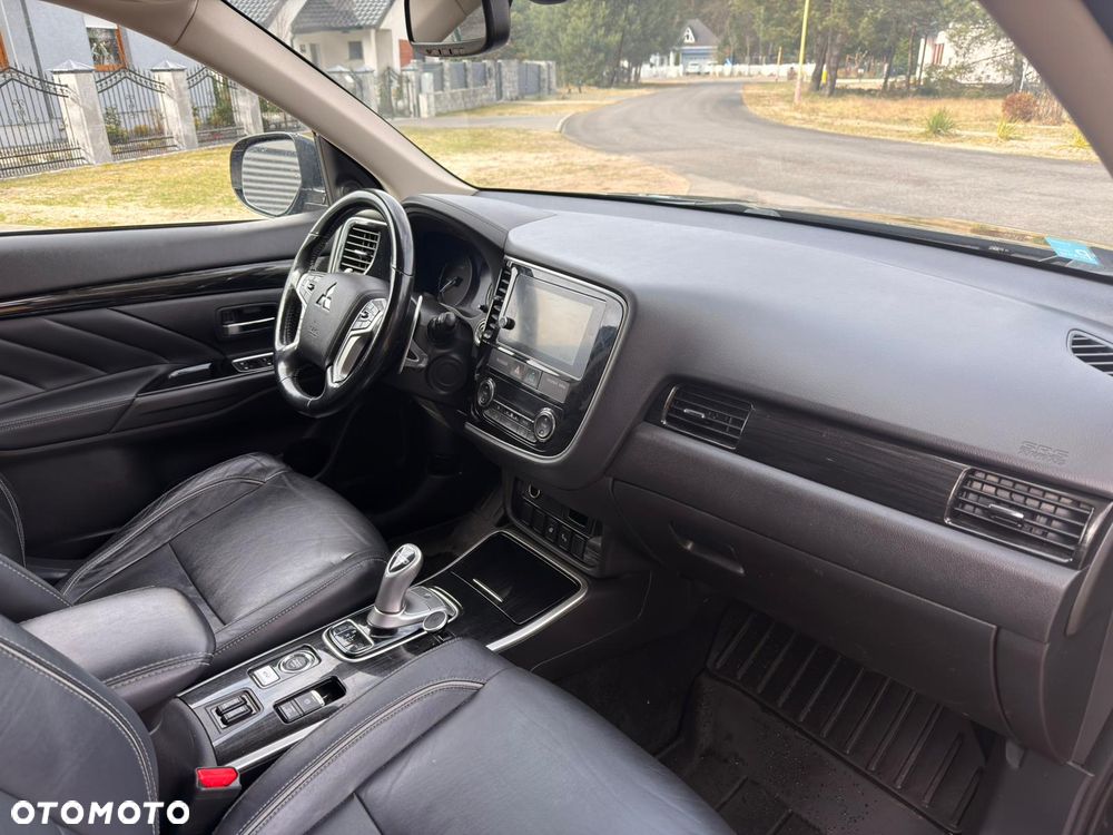 Mitsubishi Outlander 2.0 4WD - 5