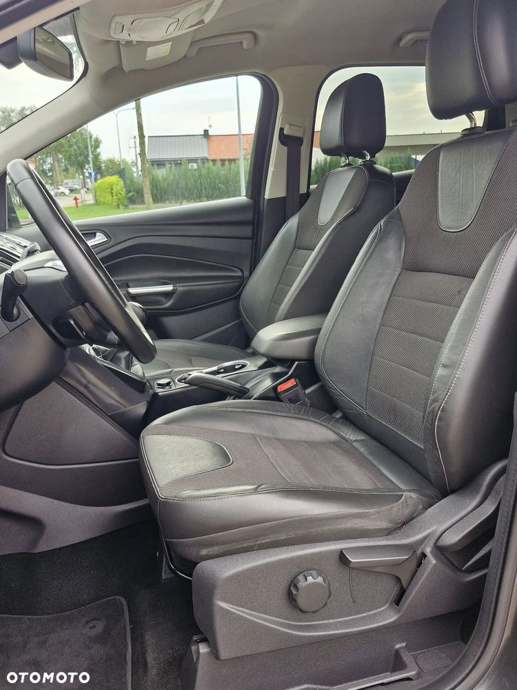 Ford Kuga 2.0 TDCi 2x4 Titanium - 20