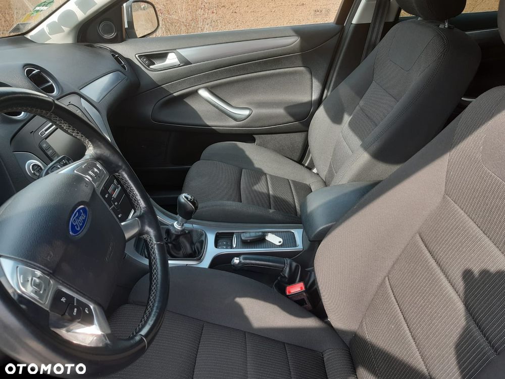 Ford Mondeo - 20