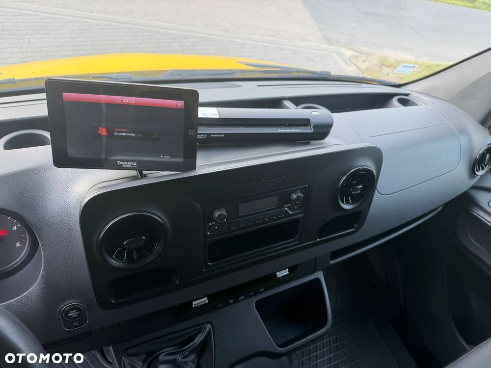 Mercedes-Benz Sprinter - 14
