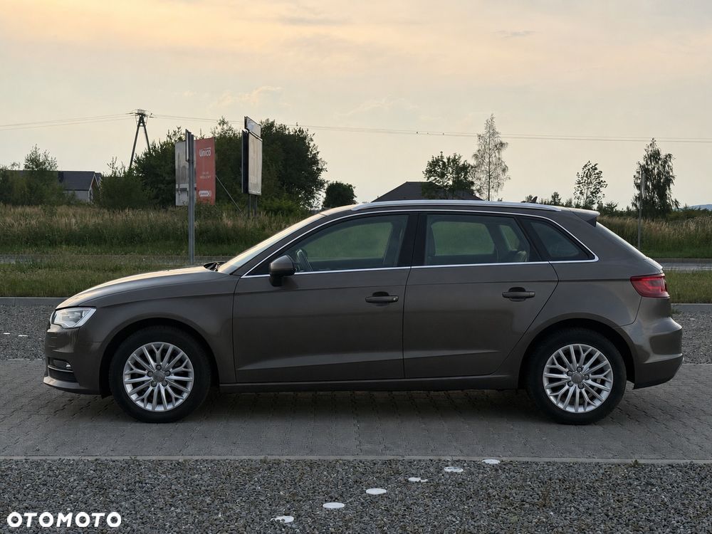 Audi A3 Sportback 1.2 TFSI S tronic S line Sportpaket - 2