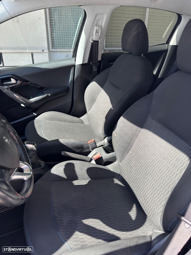 Peugeot 208 1.2 PureTech Style - 7