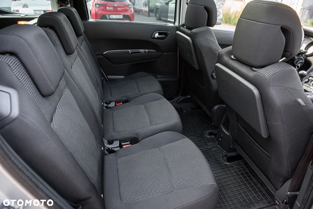 Peugeot 5008 1.6 HDi Business Line 7os - 28