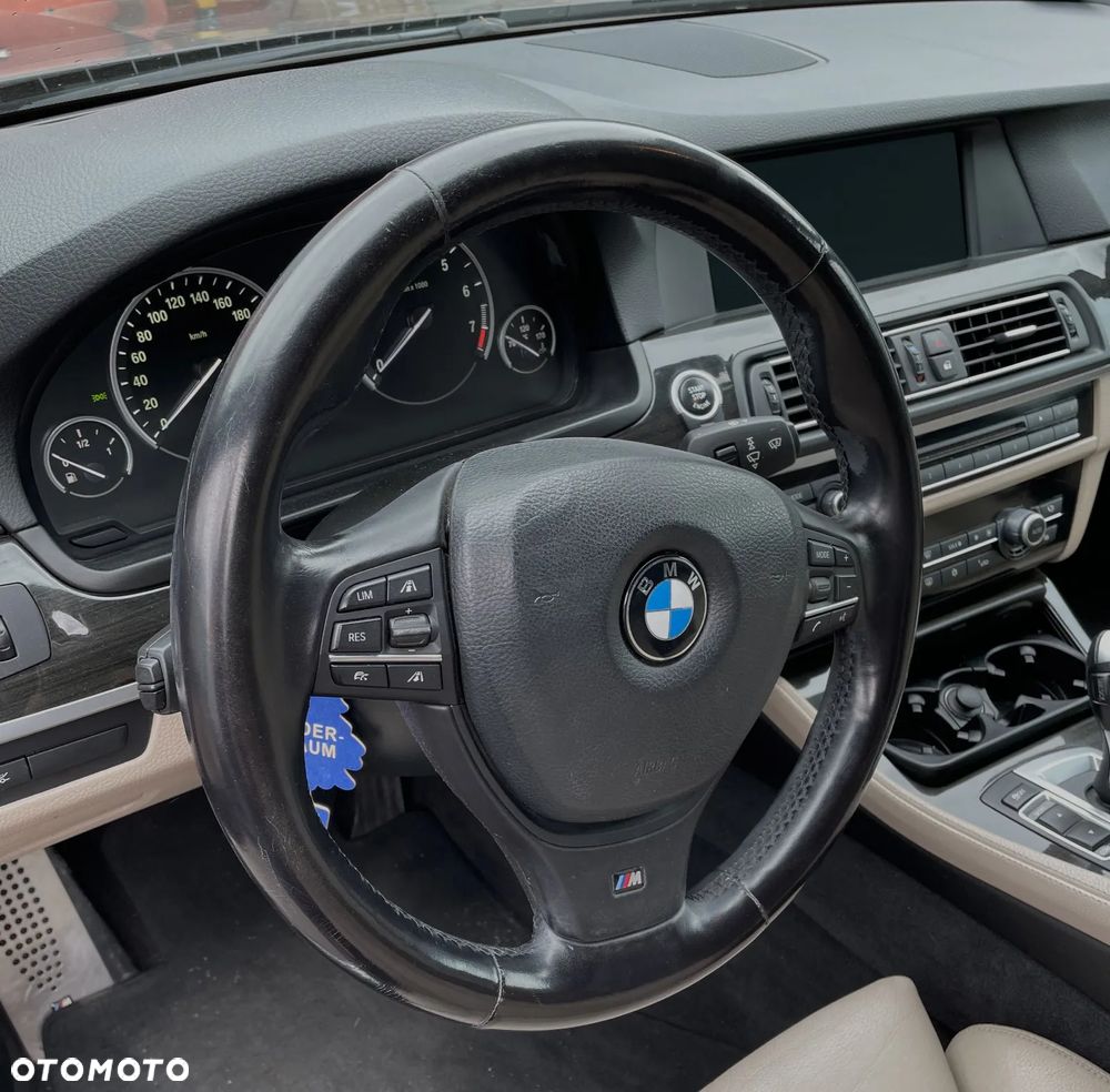 BMW Seria 5 528i xDrive - 14