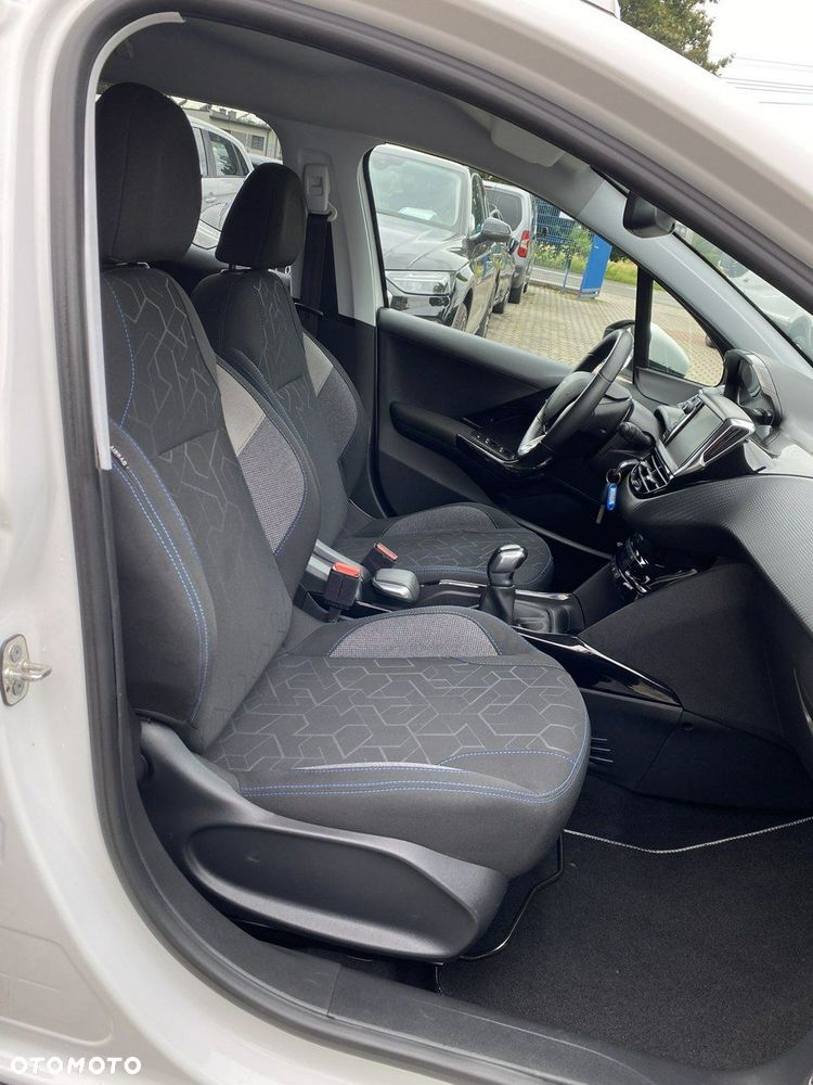 Peugeot 2008 1.5 BlueHDi Signature - 17