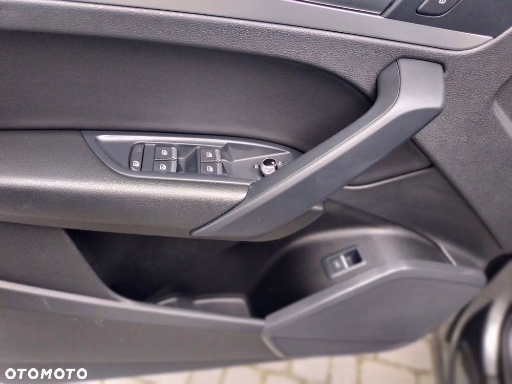 Audi Q5 40 TDI quattro S tronic S line business - 8