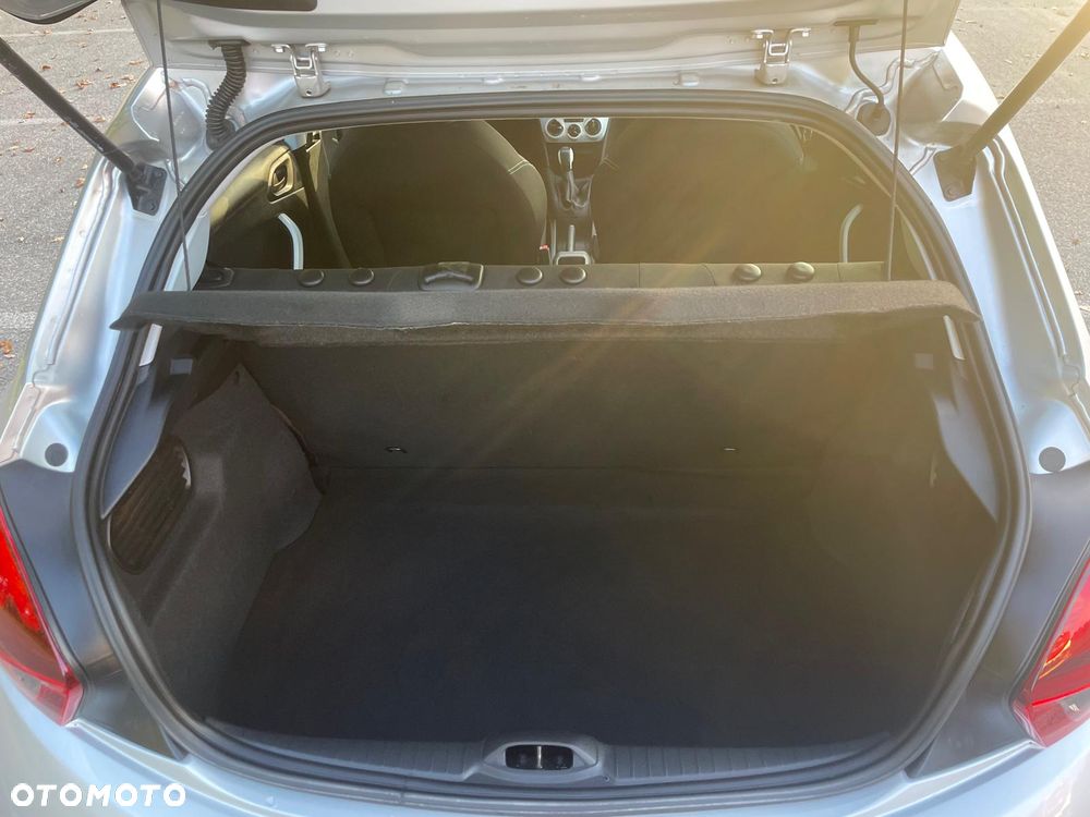 Peugeot 208 - 21