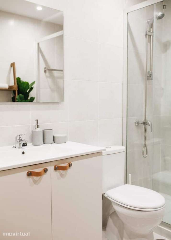 Apartamento com 1 quartos - localizado em Senhora da Hora Porto - Grande imagem: 2/21