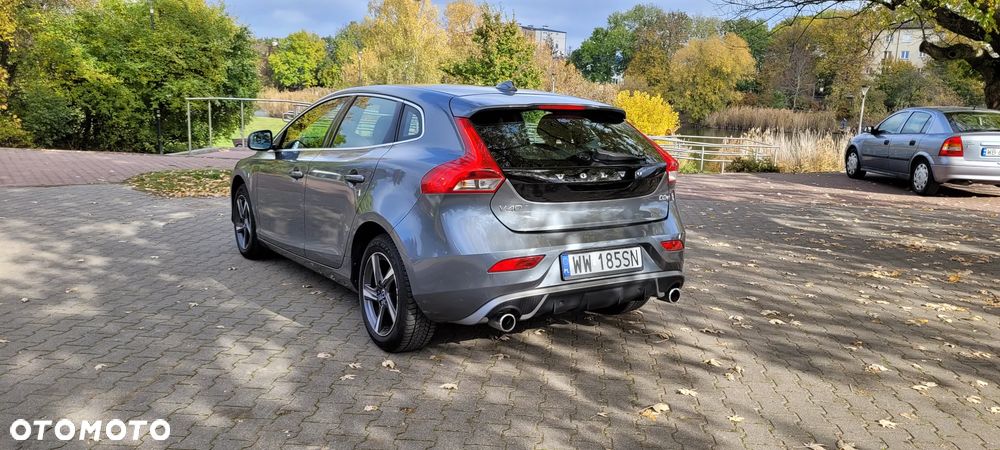 Volvo V40 D2 Drive-E R-Design Momentum - 4