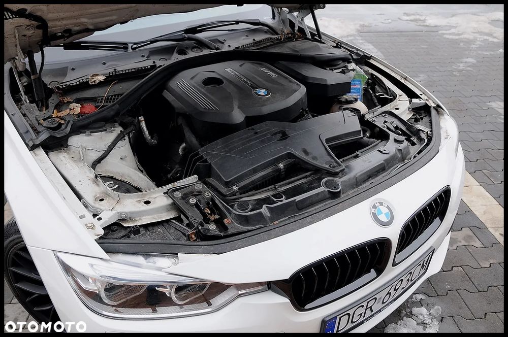 BMW Seria 3 318i - 25