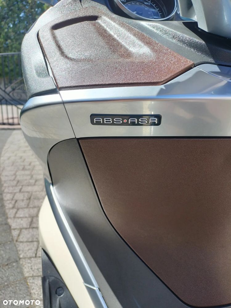 Piaggio X10 - 6