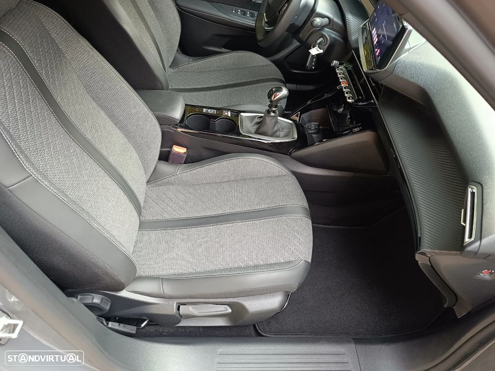 Peugeot 2008 1.2 PureTech Allure Pack - 24