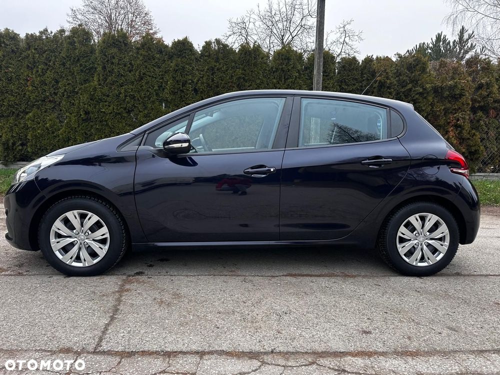 Peugeot 208 - 11