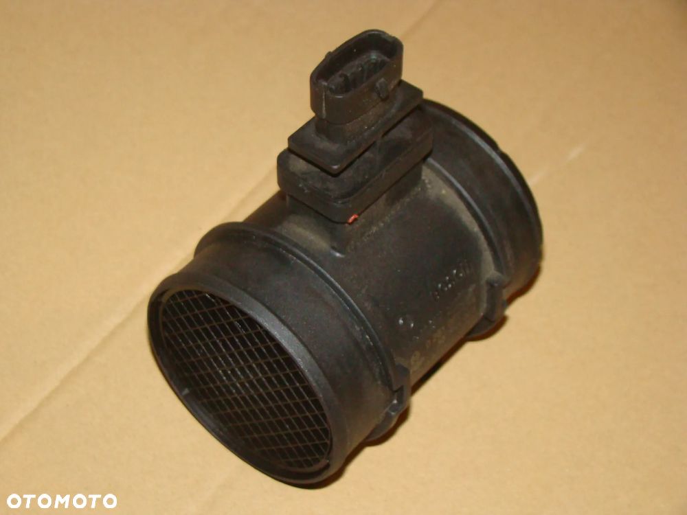 PRZEPŁYWOMIERZ POWIETRZA OPEL ZAFIRA B ASTRA H VECTRA C SIGNUM 1,9 CDTI 1,7 1,3 - 2