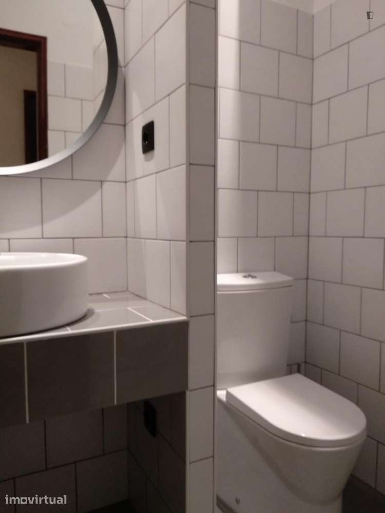 Quarto - localizado em Paranhos Porto - Grande imagem: 2/21