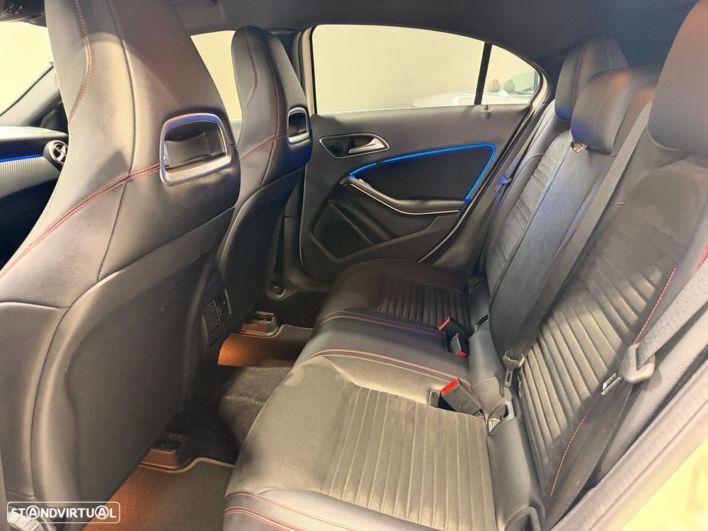 Mercedes-Benz A 180 d 7G-DCT AMG Line - 12