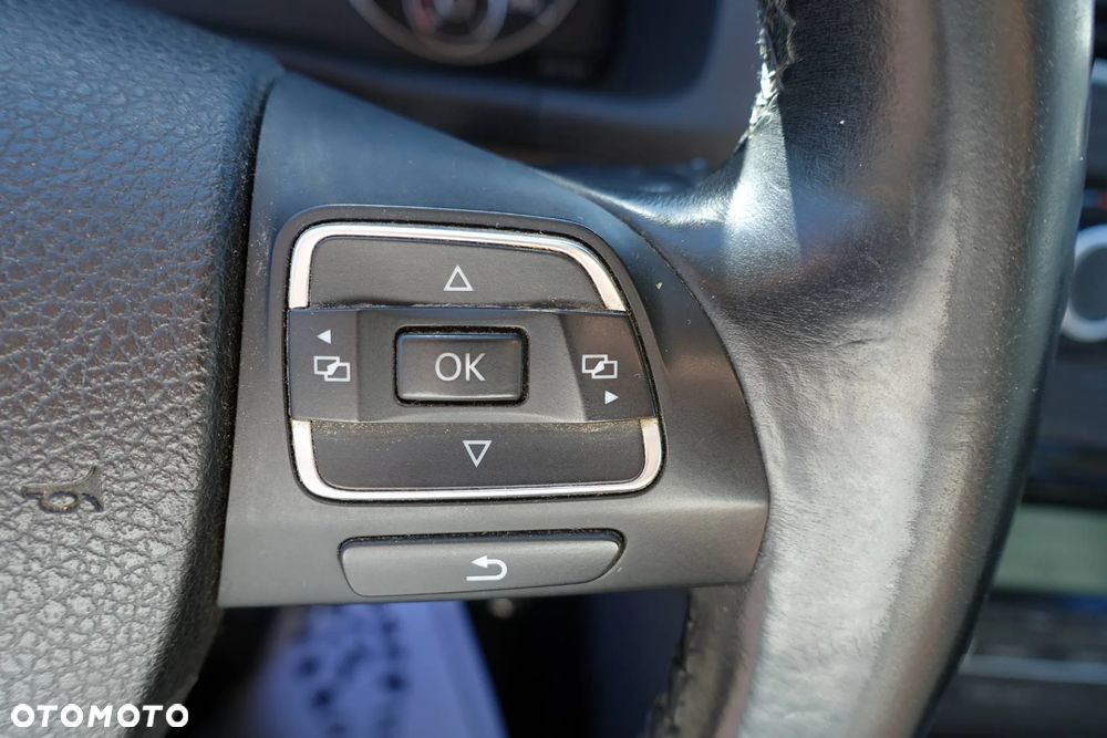 Volkswagen Touran 2.0 TDI DPF STYLE - 27
